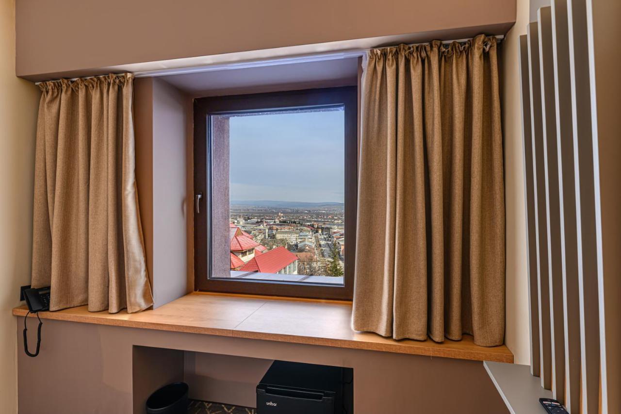 Hotel Central Pascani Zewnętrze zdjęcie
