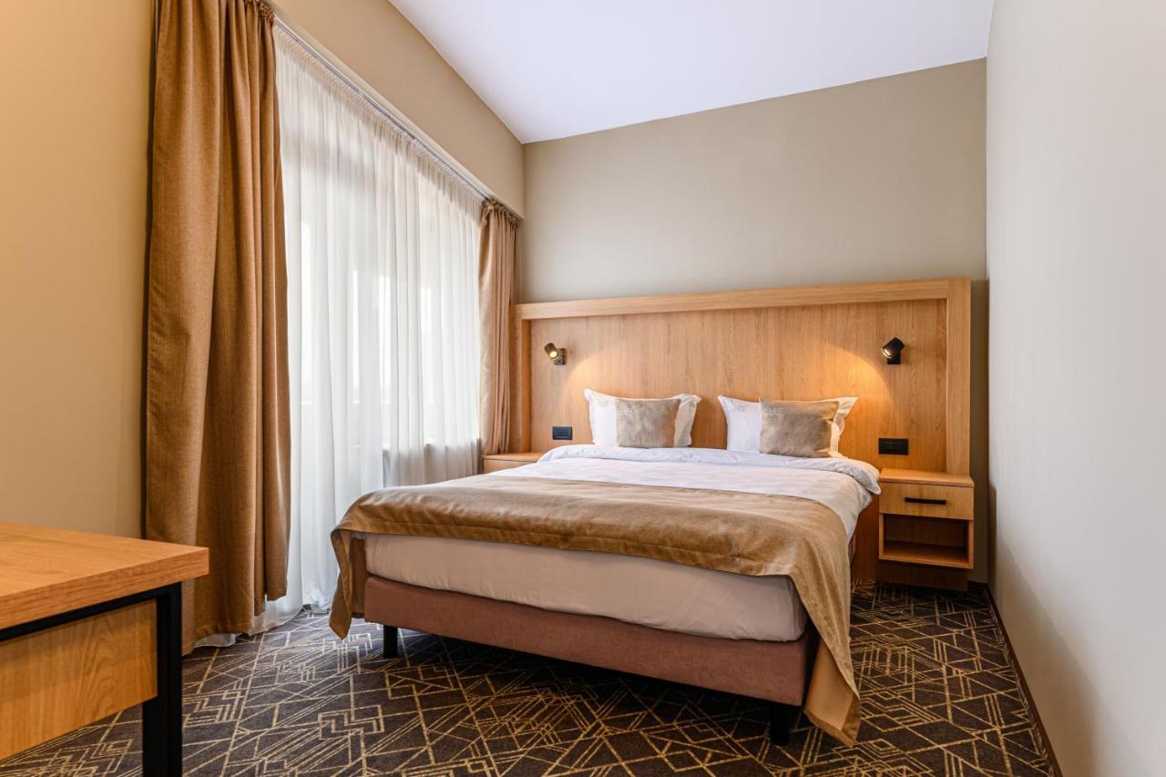 Hotel Central Pascani Zewnętrze zdjęcie