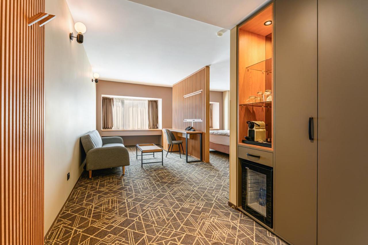 Hotel Central Pascani Zewnętrze zdjęcie