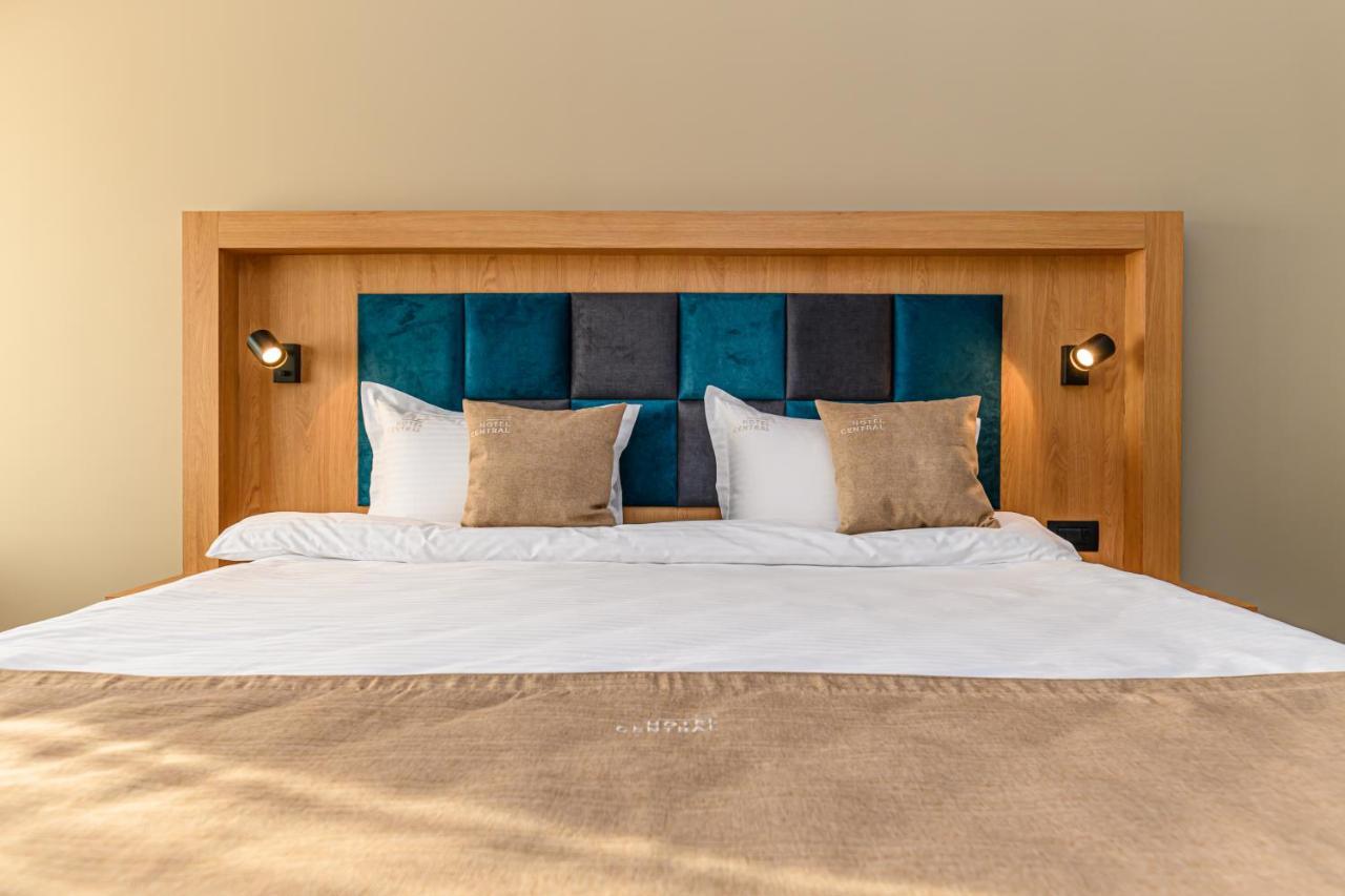 Hotel Central Pascani Zewnętrze zdjęcie