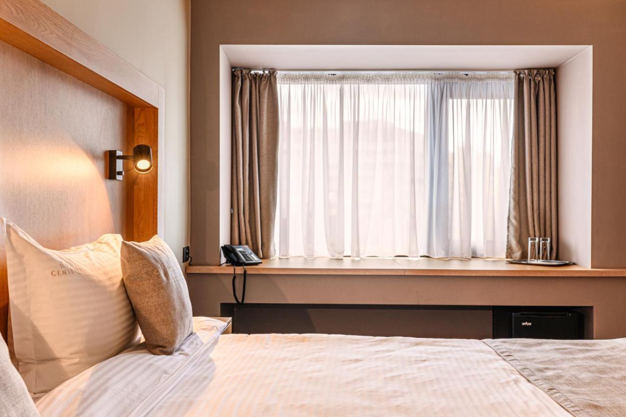 Hotel Central Pascani Zewnętrze zdjęcie