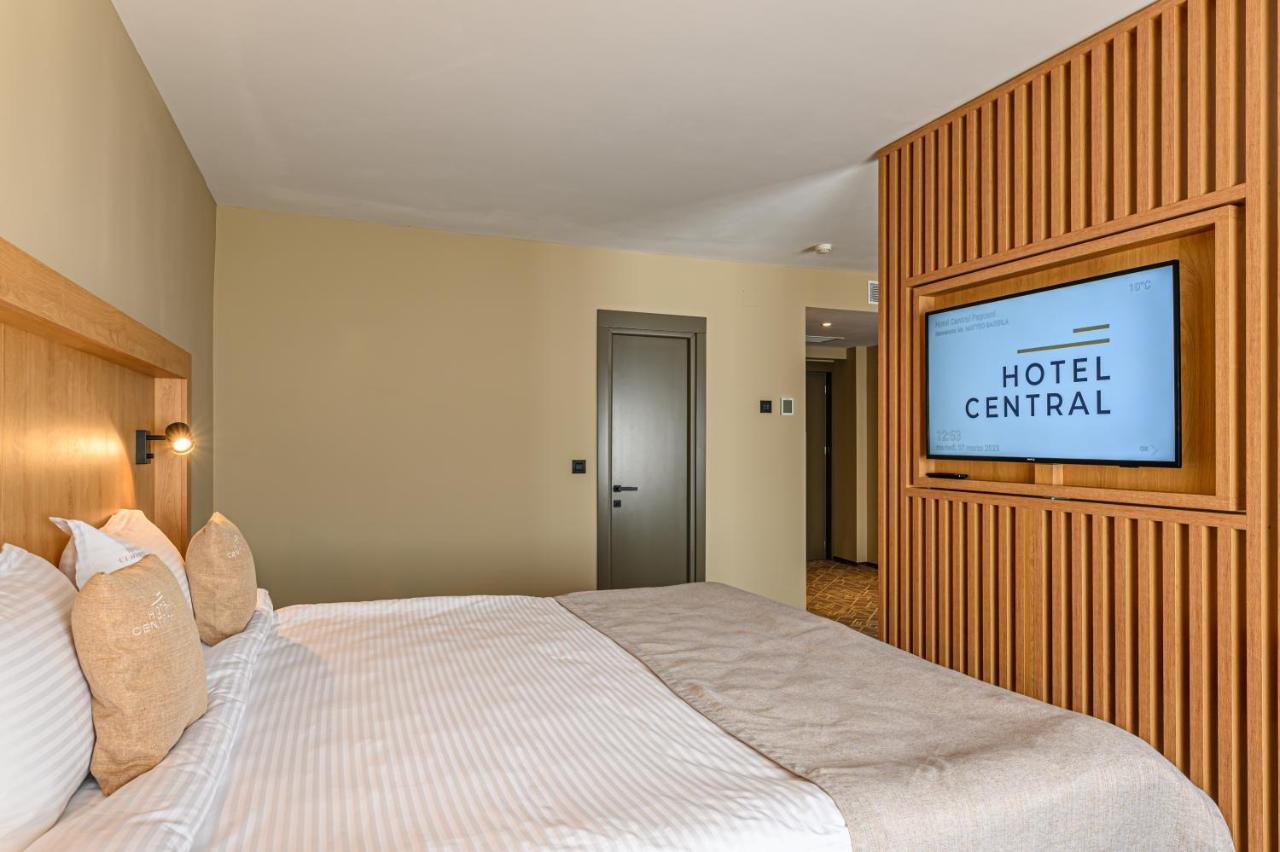 Hotel Central Pascani Zewnętrze zdjęcie