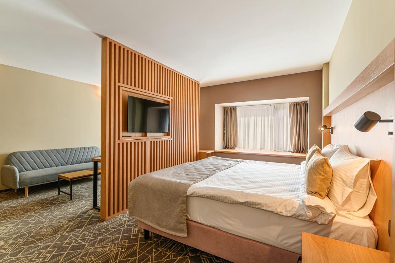 Hotel Central Pascani Zewnętrze zdjęcie