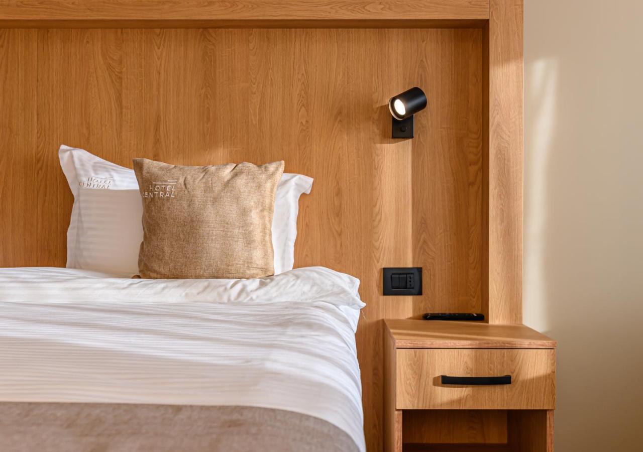 Hotel Central Pascani Zewnętrze zdjęcie