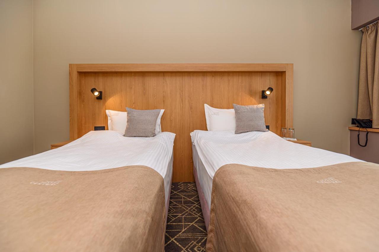 Hotel Central Pascani Zewnętrze zdjęcie
