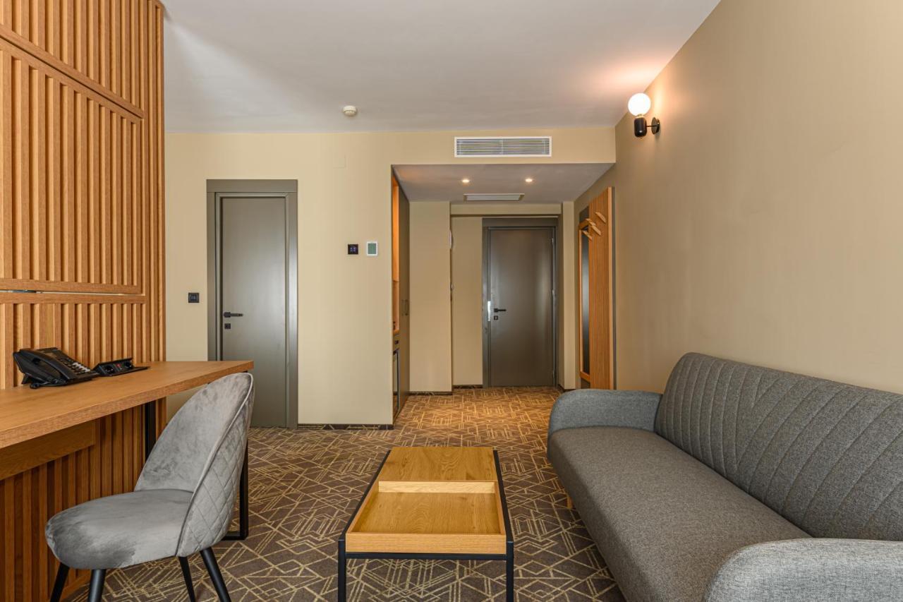 Hotel Central Pascani Zewnętrze zdjęcie
