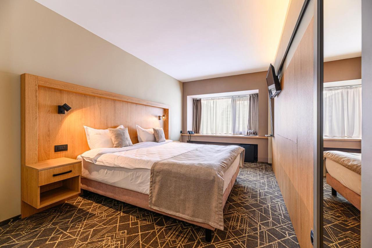 Hotel Central Pascani Zewnętrze zdjęcie