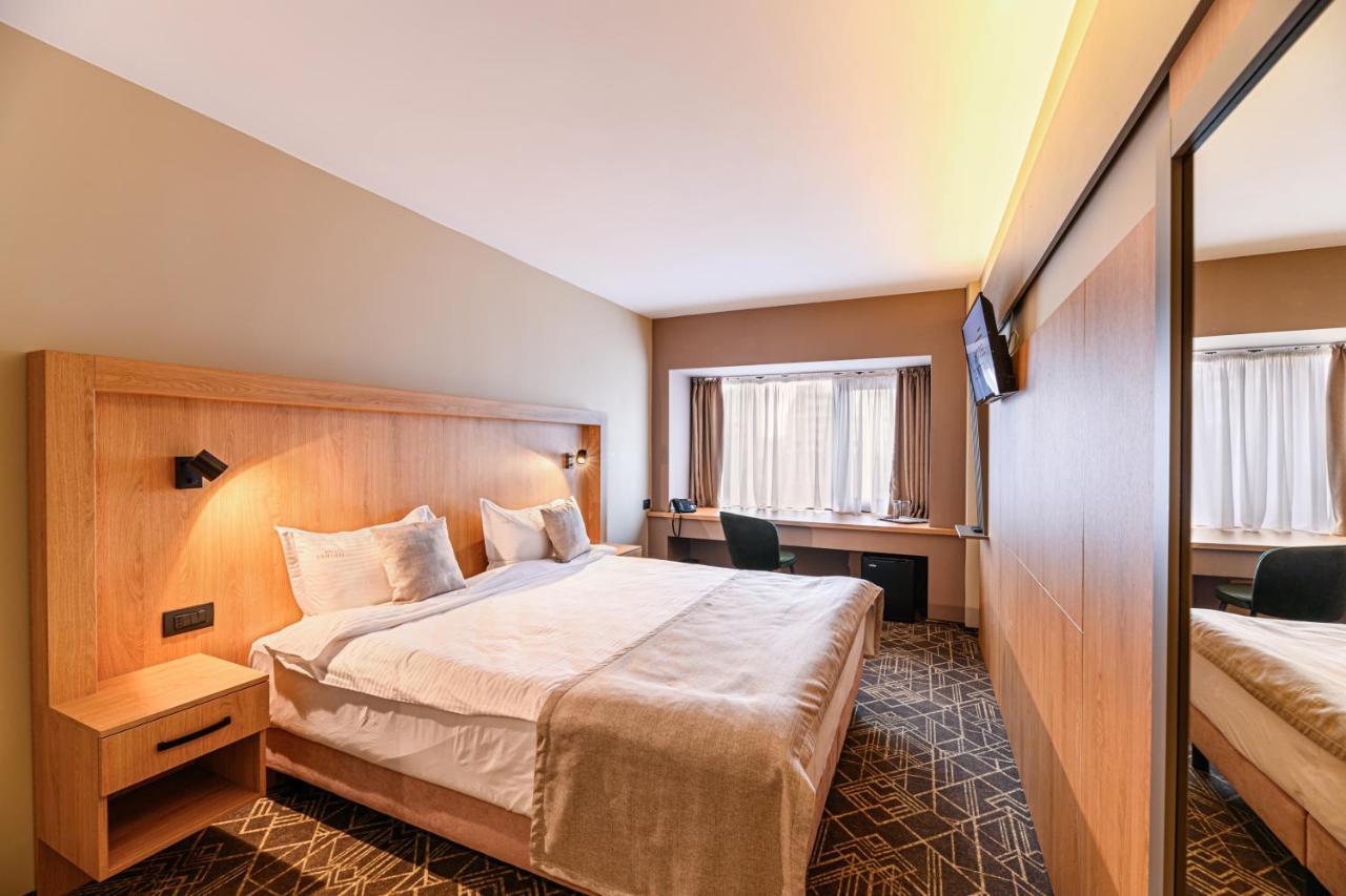 Hotel Central Pascani Zewnętrze zdjęcie