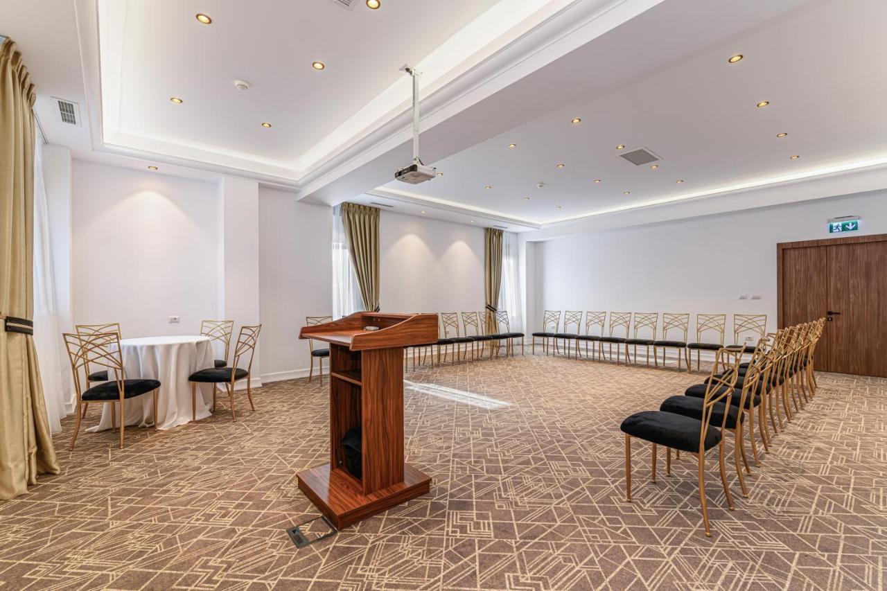 Hotel Central Pascani Zewnętrze zdjęcie