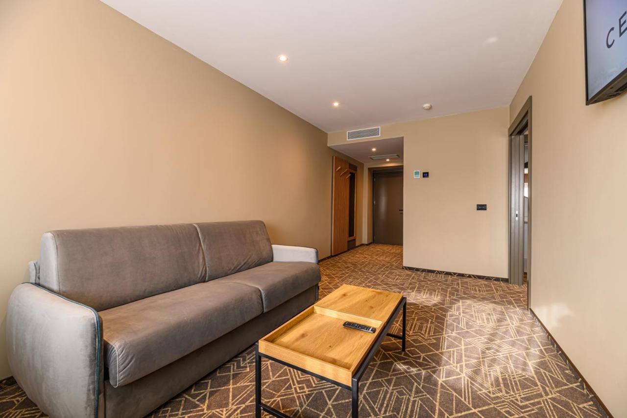 Hotel Central Pascani Zewnętrze zdjęcie