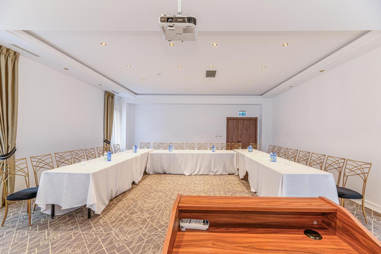 Hotel Central Pascani Zewnętrze zdjęcie